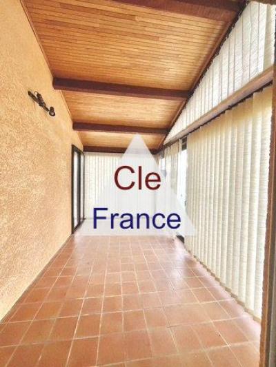 Detached Villa Not Far from the Coaet