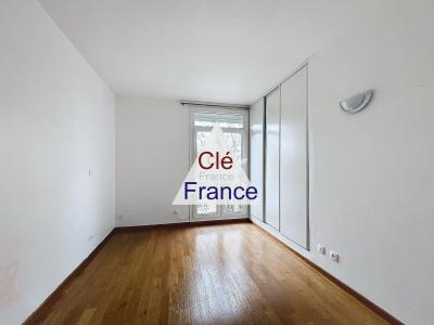Duplex Apartment in Great Location