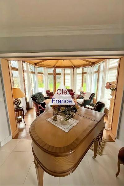 Exceptional Detached House with Lake in 1.5 Hectares