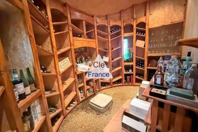 Exceptional Detached House with Lake in 1.5 Hectares