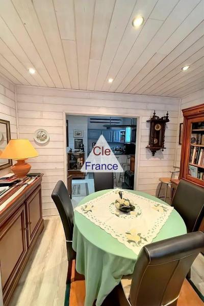 Exceptional Detached House with Lake in 1.5 Hectares