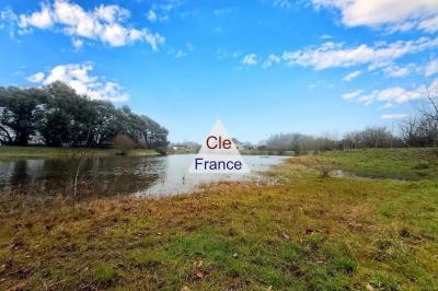 Exceptional Detached House with Lake in 1.5 Hectares