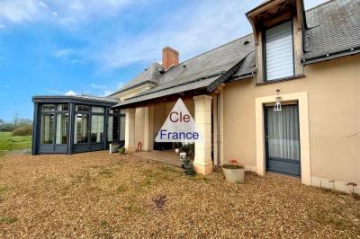 Exceptional Detached House with Lake in 1.5 Hectares