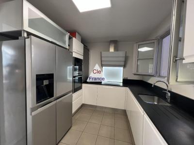 Appartement En Duplex Plein Centre Classe 520000 Euros- Hyeres (83)