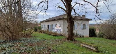 Detached House with Barn and Large Garden