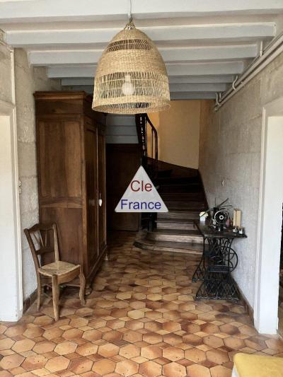 Balzac. Tres Belle Maison Charentaise Renovee De Type 7 Pieces Sur Une Parcelle De 1076ma