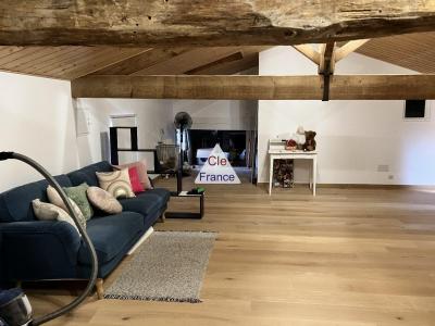 Balzac. Tres Belle Maison Charentaise Renovee De Type 7 Pieces Sur Une Parcelle De 1076ma