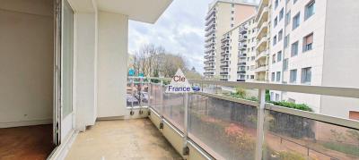 Apartment with Balcony Just East of Paris