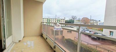 Apartment with Balcony Just East of Paris