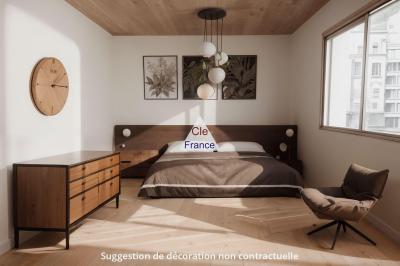 Apartment with Balcony Just East of Paris