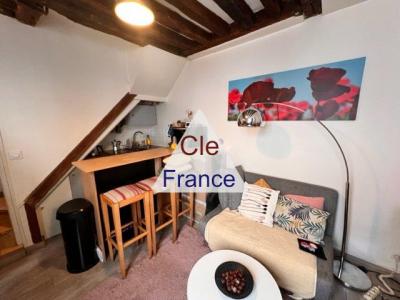 Marais : Charmant Deux Pieces En Duplex