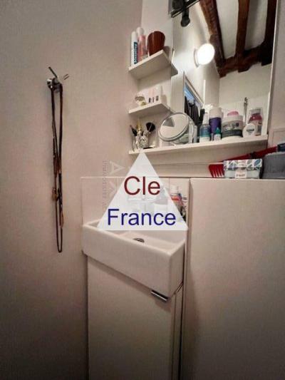 Marais : Charmant Deux Pieces En Duplex