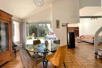 Maison D\'architecte De 237 M2 Au Sol -170 M2 Carrez- Au Calme Avec Piscine, Sur Parcelle Boisee- 50