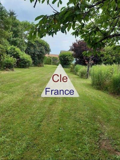 Bel Ensemble En Pierre A