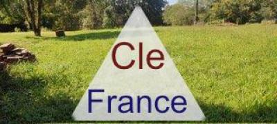 A Vendre Terrain Constructible D\'environ 1500 M2 Dans Un Cadre Paisible