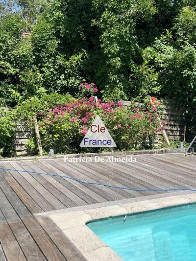 Maison Familiale Au Coeur Du Centre Ville, Avec Jardin , Piscine