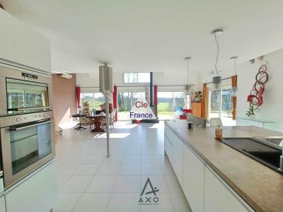 Propriete Avec 2 Maisons Grange Et Piscine