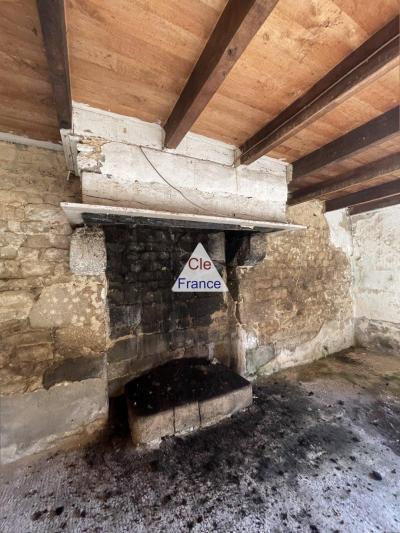 A Vendre Ensemble De Batiments- Maison En Pierres, Environ 80 M2 Grange, Sur Parcelle Terrain De 60