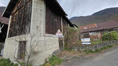 Tours-en-savoie (73790) : Maison T3 + Grange