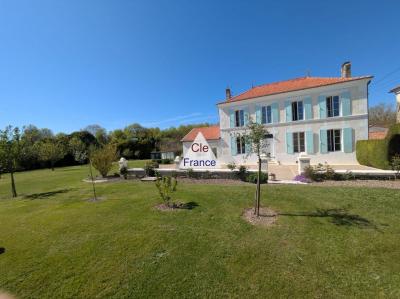 Entre Saint-jean-d\'angely Et Aulnay A