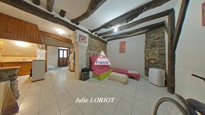 Maison Saine, Pleine De Charme Et De Potentiel
