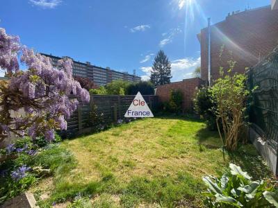 Town House with Neat Garden