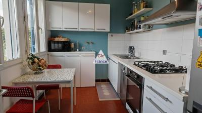 Maison Familiale 7 Pieces 5 Chambre Avec Grand Jardin Arbore Et Garage