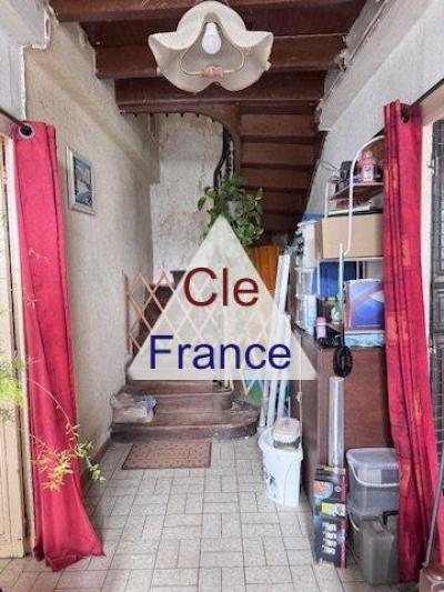 Champniers, Propriete Avec Beau Potentiel Sur 1ha