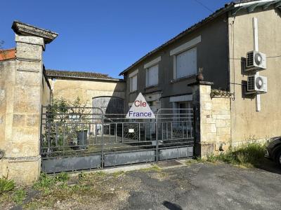 Champniers, Propriete Avec Beau Potentiel Sur 1ha 