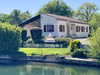 20 Mn D\'angouleme, Cadre Exceptionnel Pour Cette Grande Maison Avec Dependances Sur Parc 1ha
