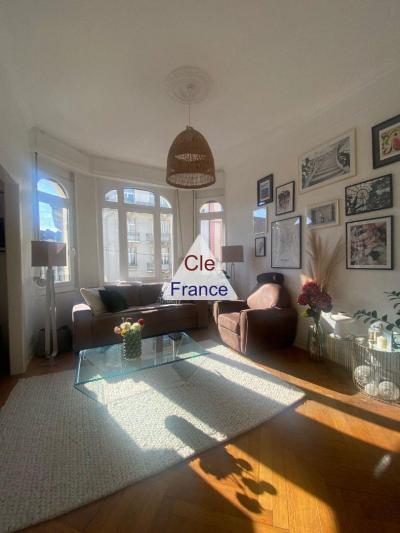 Second Floor Bourgeois Apartment