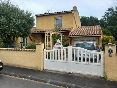 Villa with Garden, Lovely Family Home