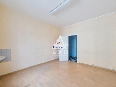 Appartement 3 Pieces Avec Jardin, Garage Et Fort Potentiel A