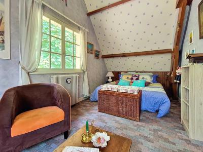 Elegant Detached House in Superb Location