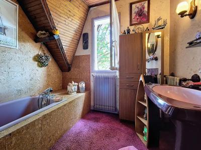 Elegant Detached House in Superb Location