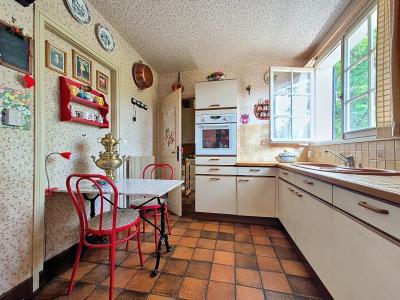 Elegant Detached House in Superb Location