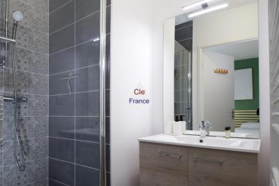 Apartment in Heart of Town