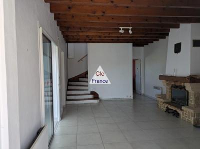 Jolie Maison Avec Jardin Et Garage A