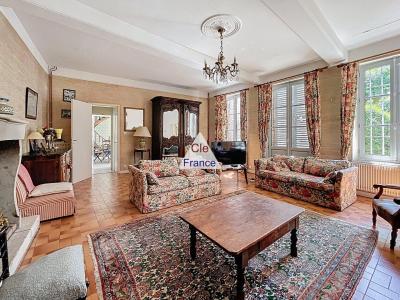 Elegante Maison De Maa
