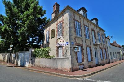 Elegante Maison De Maa