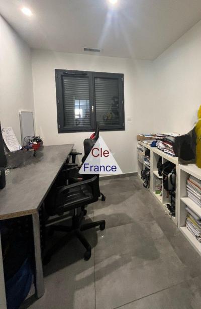 Maison De Plain-pied - Garage - Piscine