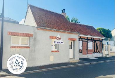 Ideal Investisseur- Maison Renovee Divisee En 2 Logements Meubles - Dampierre En Burly 