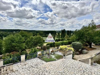 Ensemble Immobilier De Caractere Avec Vue Panoramique A