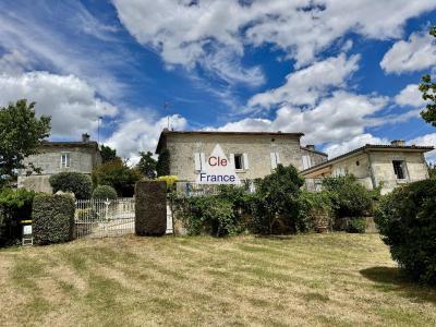 Ensemble Immobilier De Caractere Avec Vue Panoramique A