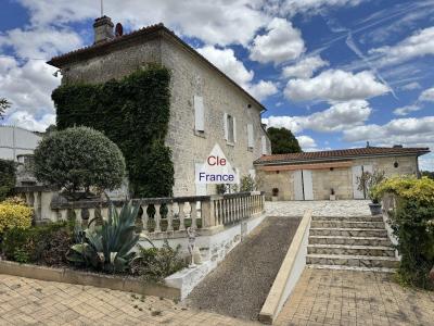 Ensemble Immobilier De Caractere Avec Vue Panoramique A