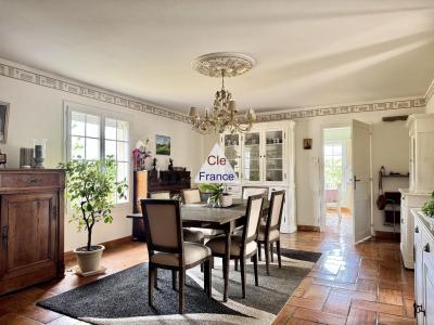 Ensemble Immobilier De Caractere Avec Vue Panoramique A