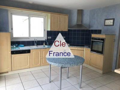 Contemporary Detached House Close to the Coast