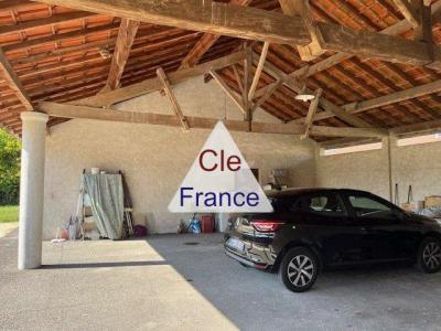 Maison De Plain Pied, Piscine Et Dependances