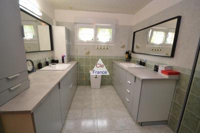 Detached House with Landscaped Garden