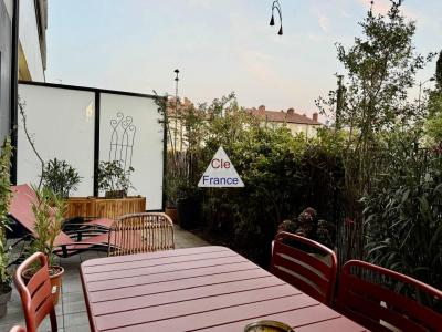 Apartment with Large Terrace, Balcony